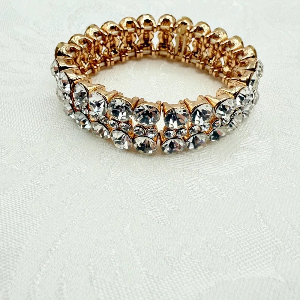 Vintage Gold Tone Bezel Set Clear Crystal Rhinestone Stretch Bracelet
